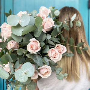 Bouquet Niagara - des fleurs idéales pour la fête de mamie